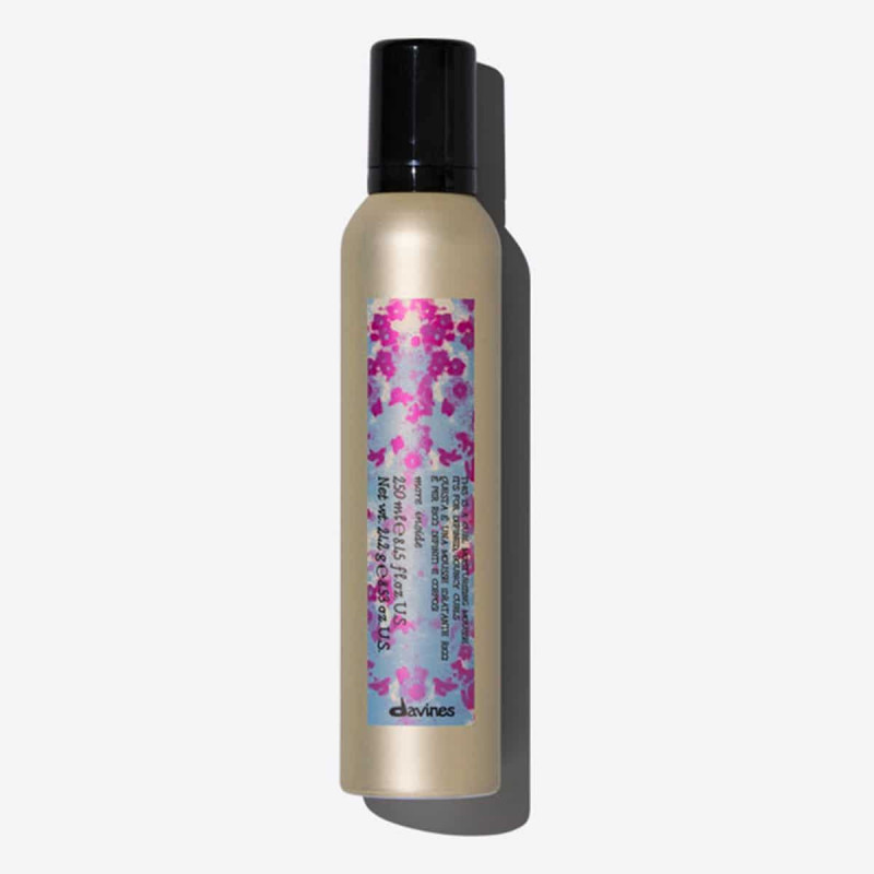 More Inside CURL MOISTURIZING MOUSSEЗволожувальний мус для пружних, чітко окреслених локонів Davines, 250 мл